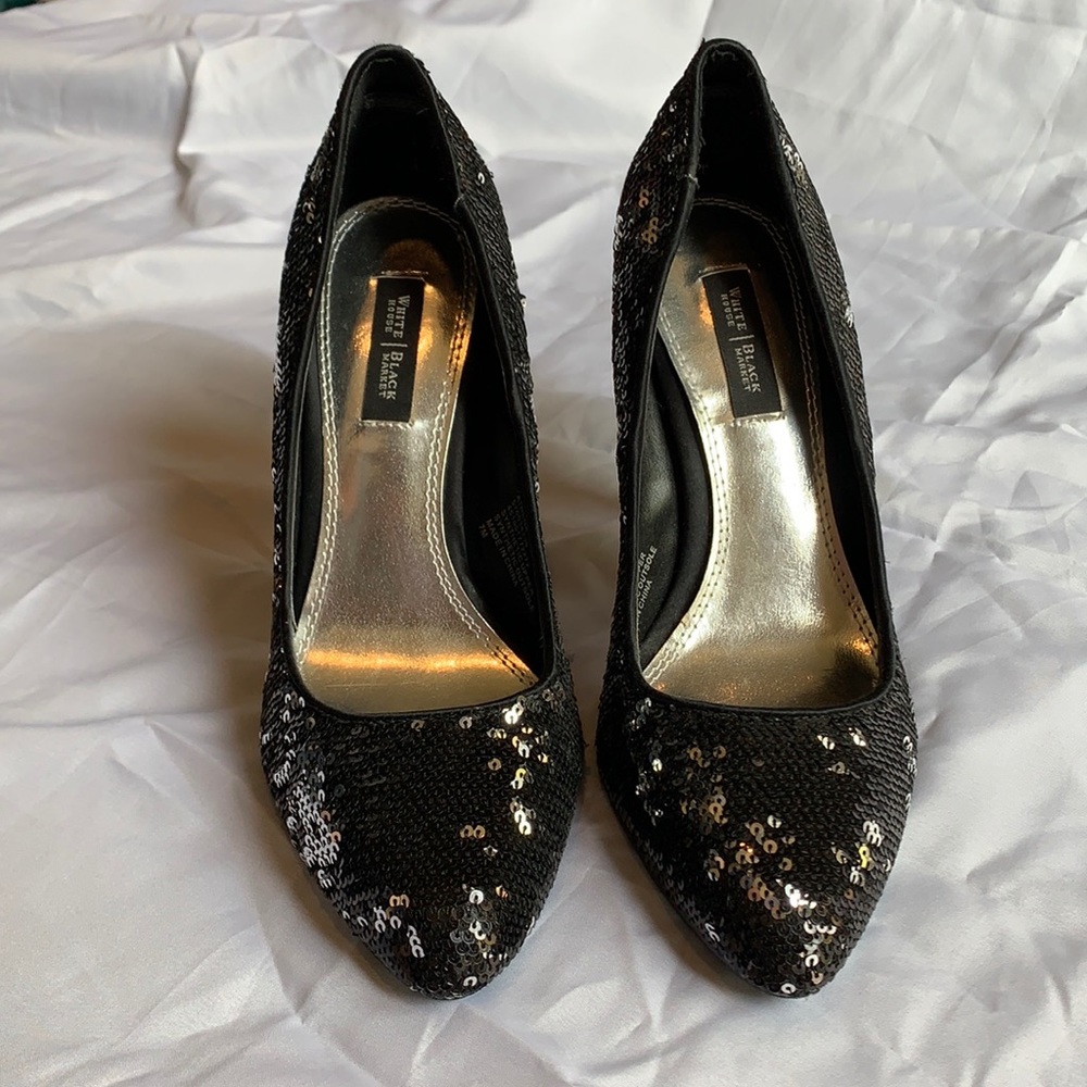 White House Black Market size 7 Black Sequin pumps